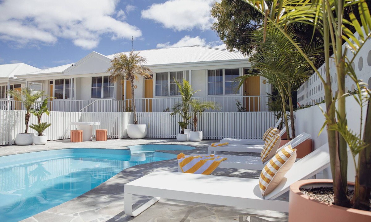 Aireys Inlet Hotel | Sunnymead Hotel