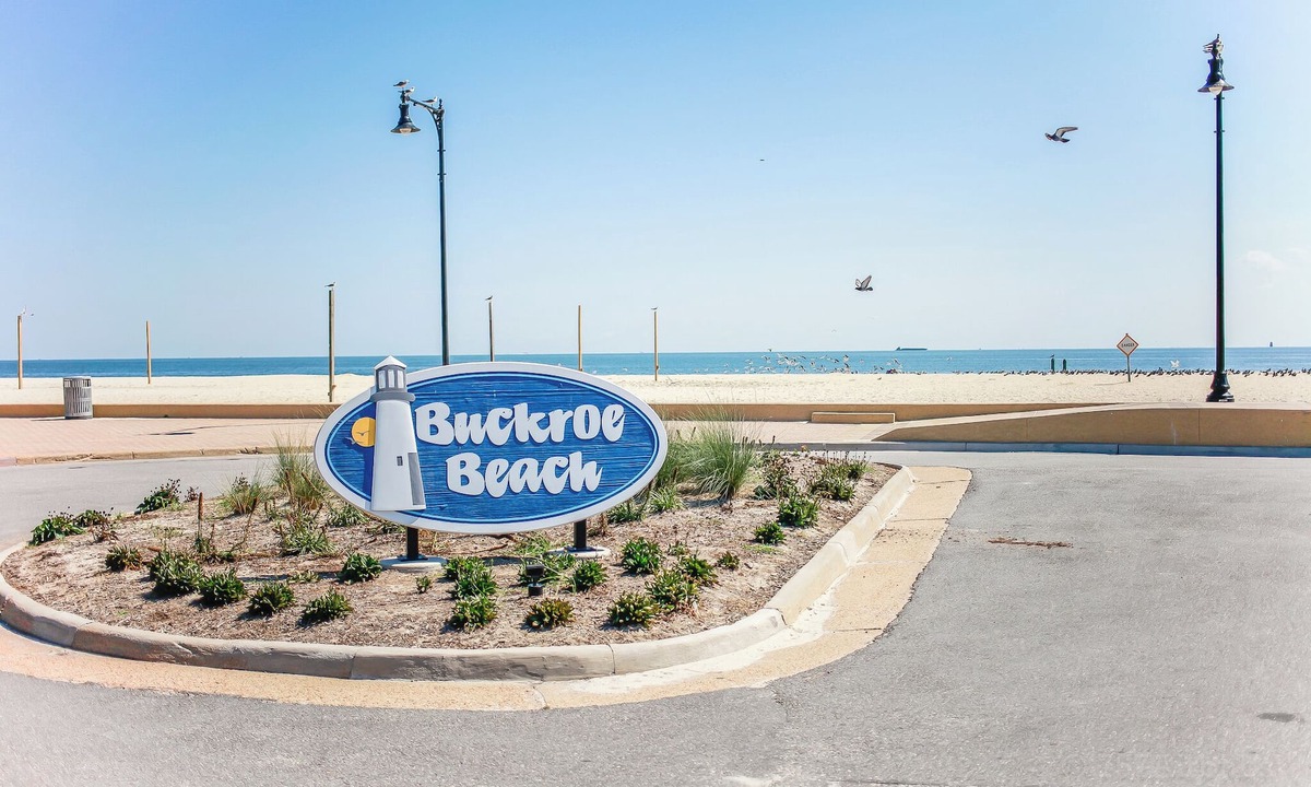 Buckroe Beach House | Sunnyside Inn Front House