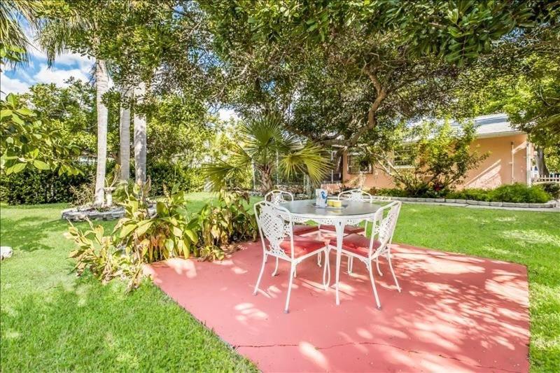 Bradenton Beach House | Sunnyside Up home