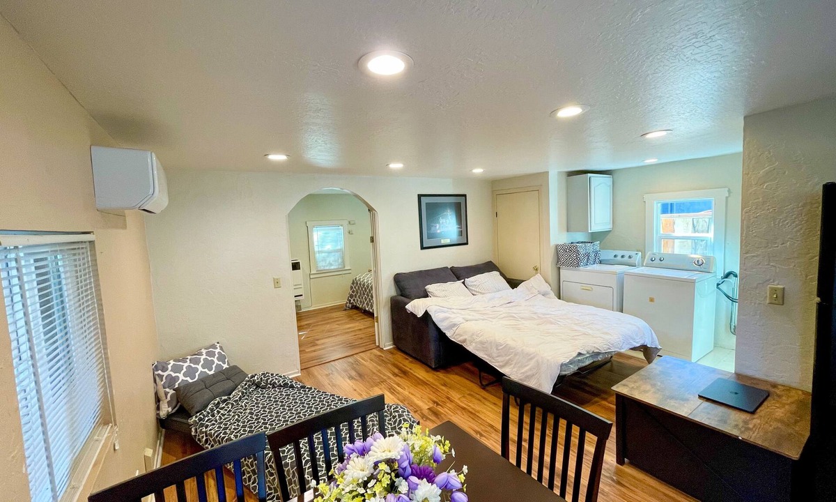 Sunnyvale West Cottage | Sunnyvale Cabin