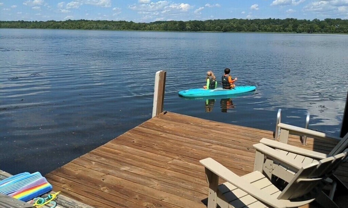 Wise House | Sunrise Cottage on Lake Gaston is great for families and fishermen alike!