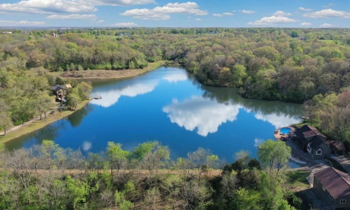 Grain Valley House | Sunrise Lake House