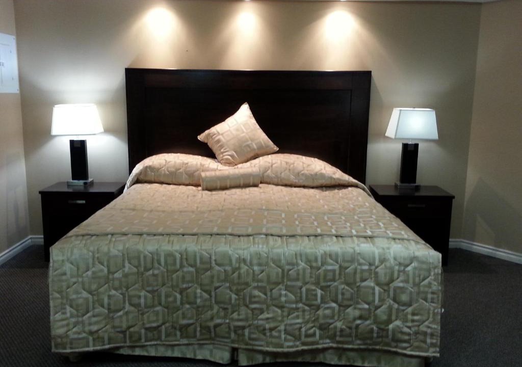 Regina Hotel | Sunrise Motel