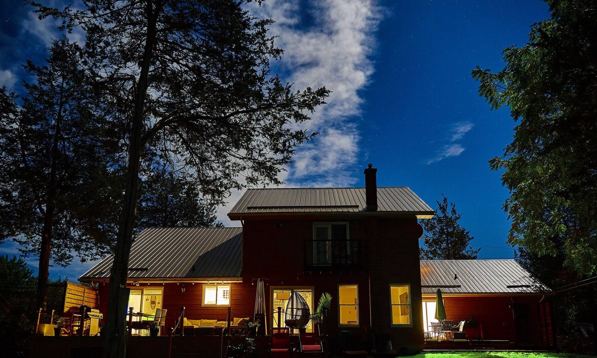Rossmore House | Sunrise on Quinte Luxury Waterfront Home