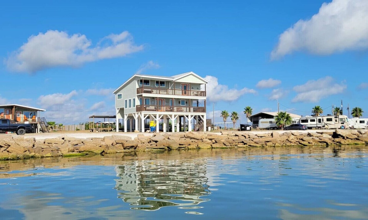 Port Lavaca House | SUNRISE ON MAG - Beach House