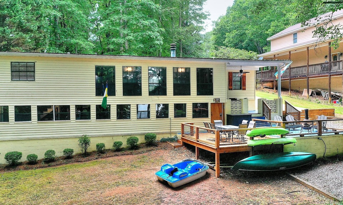 Gumlog House | Sunrise over Lake Hartwell