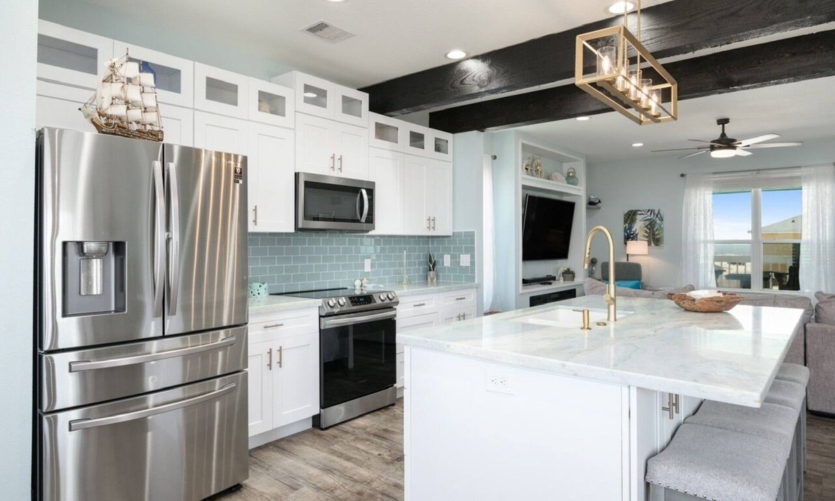 Crystal Beach House | Sunrise Paradise 3 Bedroom Home by RedAwning