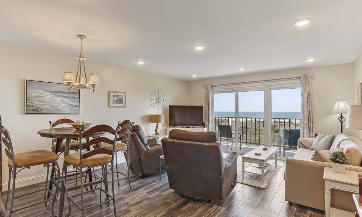 Fernandina Beach Condo | Sunrise Serenity: Oceanfront Oasis