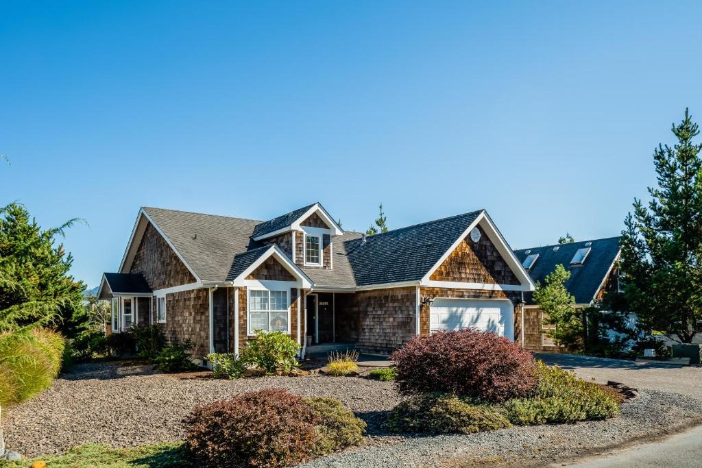 Nehalem House | Sunrise Serenity