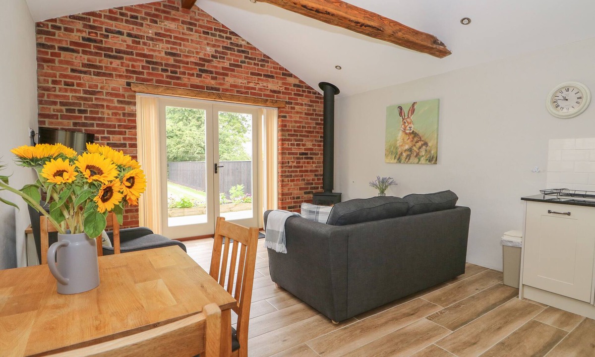 Long Sutton Cottage | Sunrise Stable