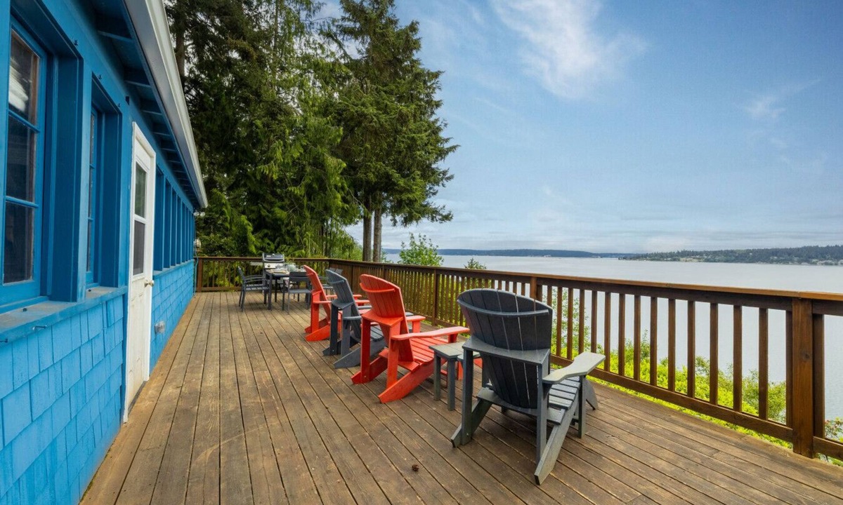 Greenbank Cabin | Sunrise View Waterfront Cabin