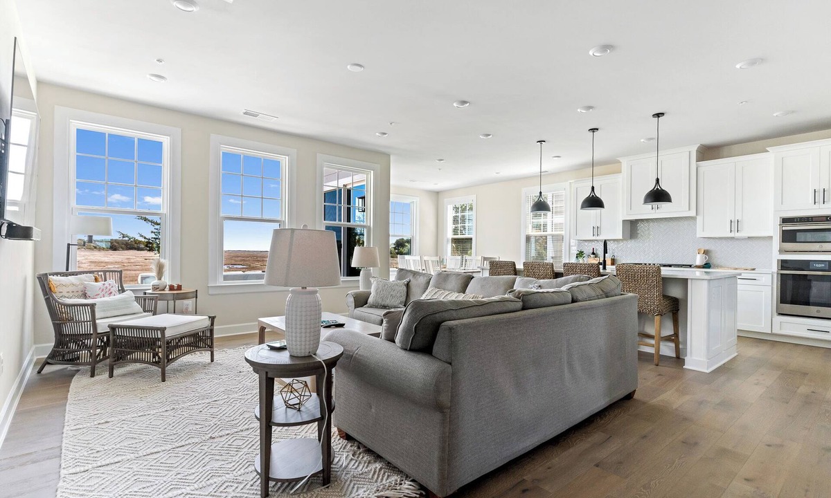 Bayside House | Sunrise Views at Bayside | 5BR Waterfront Home w/Deck, Pools & Tennis