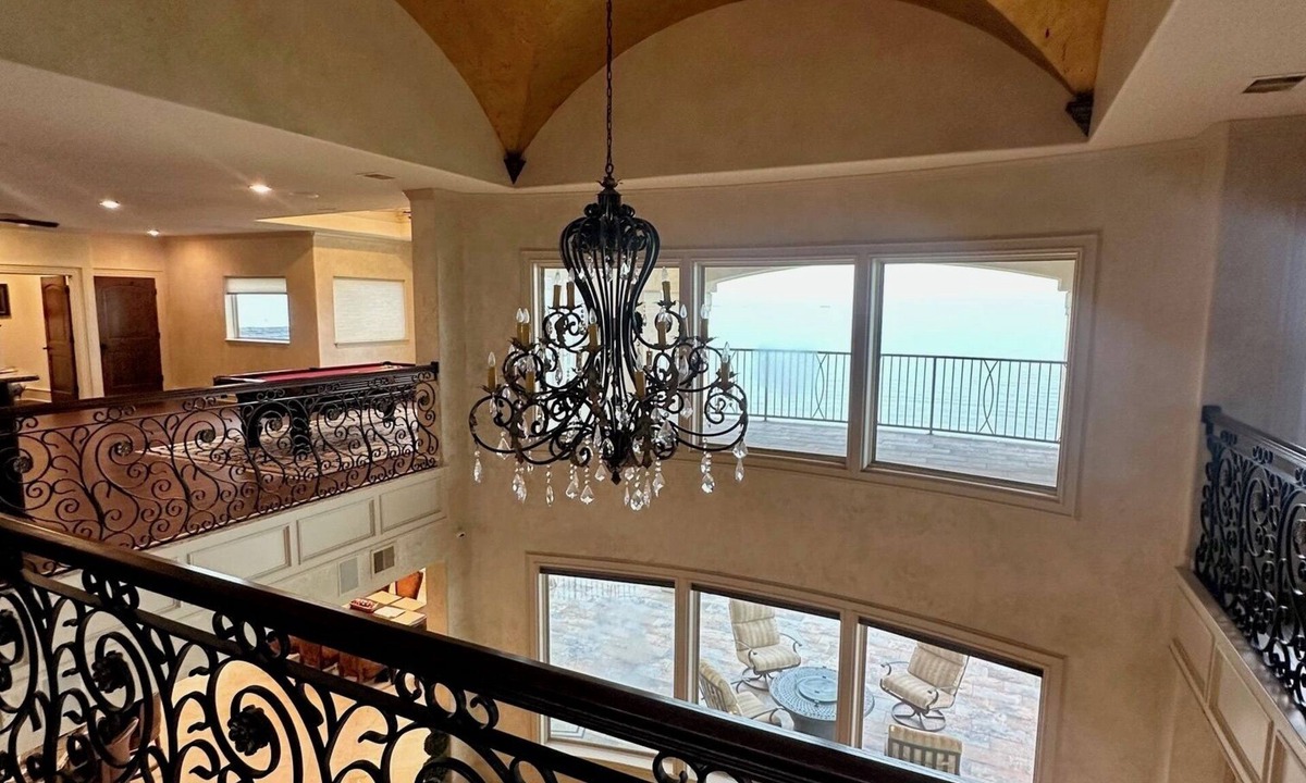 El Lago Villa | Sunrise Villa