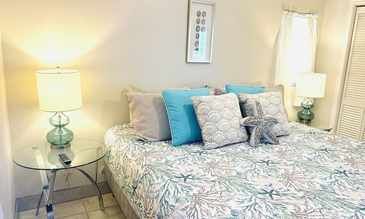 Naples Apartment | Sunrise Waterfront Cottage