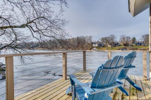 Monticello Apartment | Sunroom and Dock Access at Lake Freeman Studio!