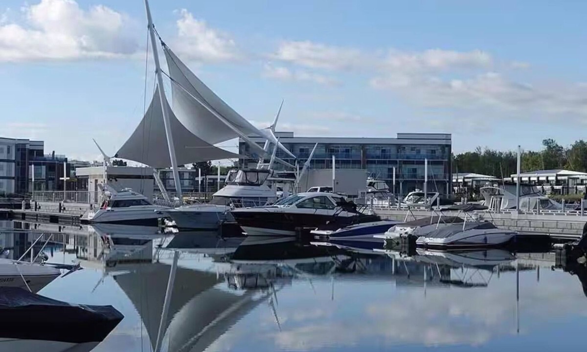 Innisfil Condo | SUNSEEKER at FRIDAY HARBOUR RESORT