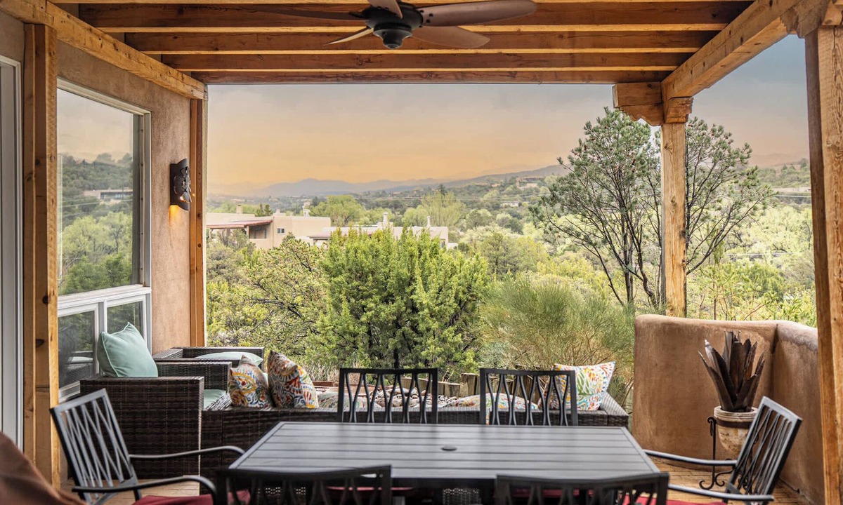 Northeast Santa Fe House | Sunset and Sunrise Views, Amazing Primary Suite