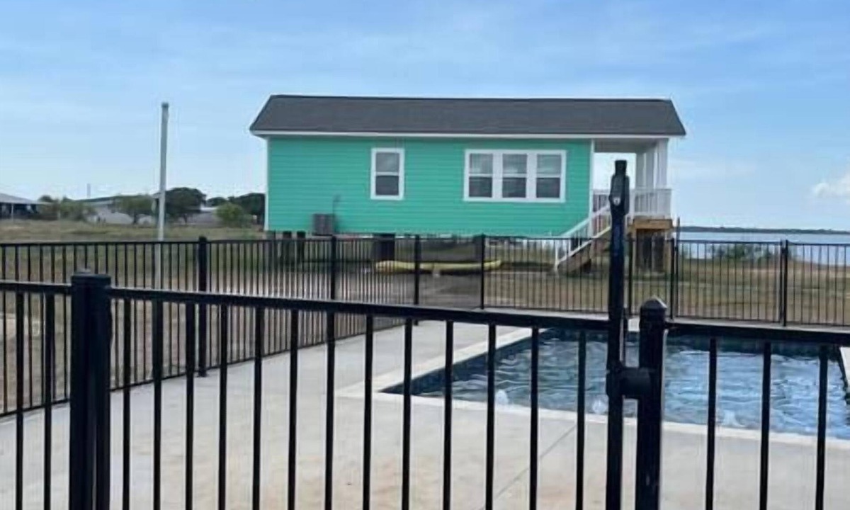 Port Lavaca House | Sunset Bay Pelican Cottage