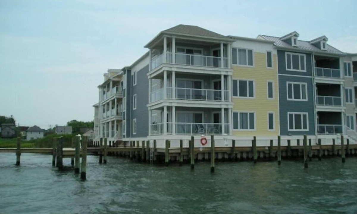 Chincoteague Condo | Sunset Bay Villas at Chincoteague Island Virginia - direct water front