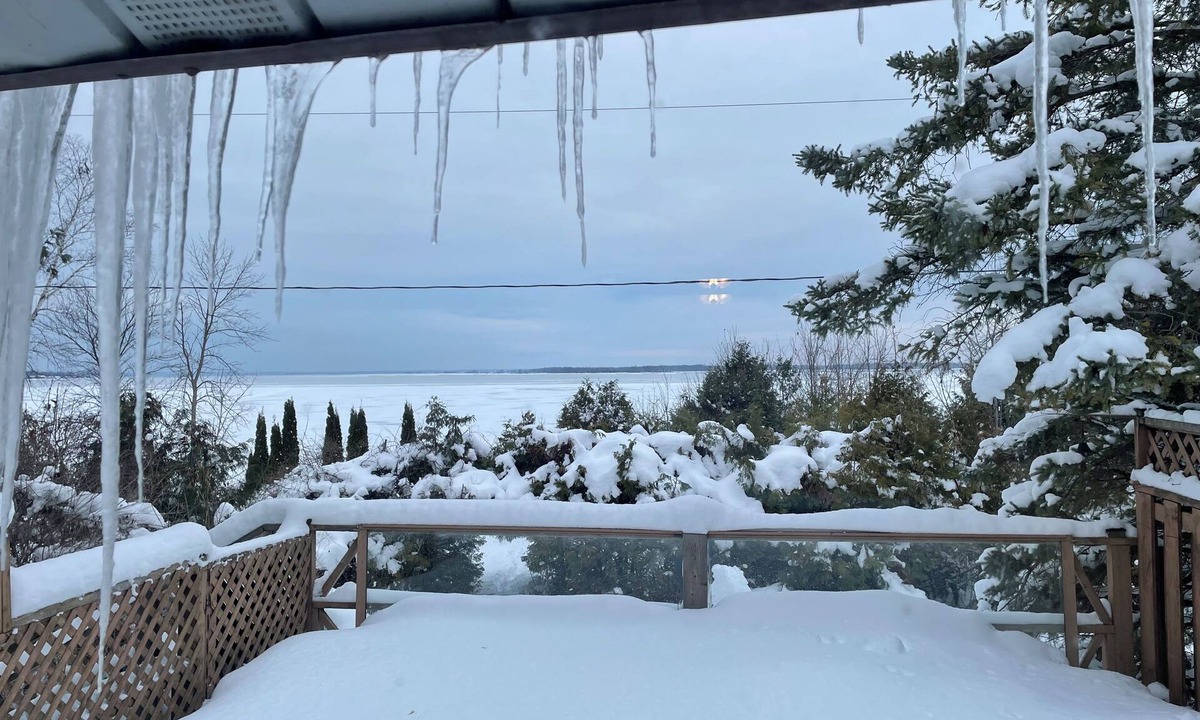 Waubaushene Cottage | Sunset Bay Waterfront Cottage*Georgian Bay *Tay Shore Trail*Ski*IceFish*SnowShoe