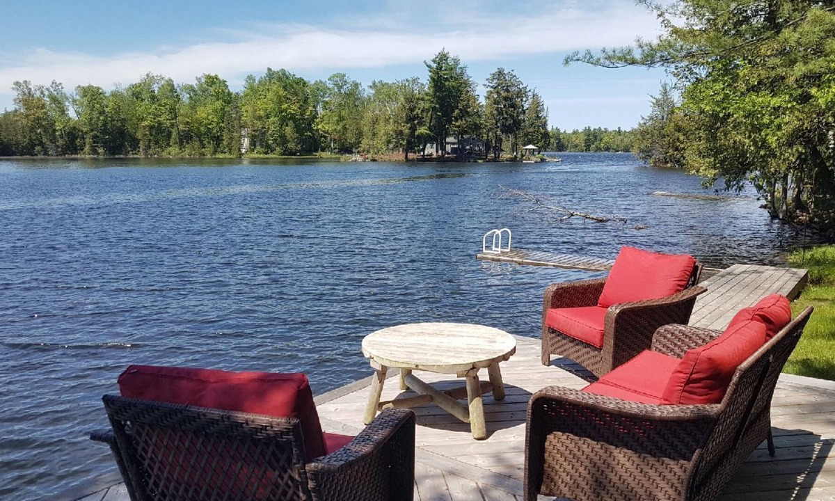 Bishop Corners Cabin | Sunset Bay with Hot Tub