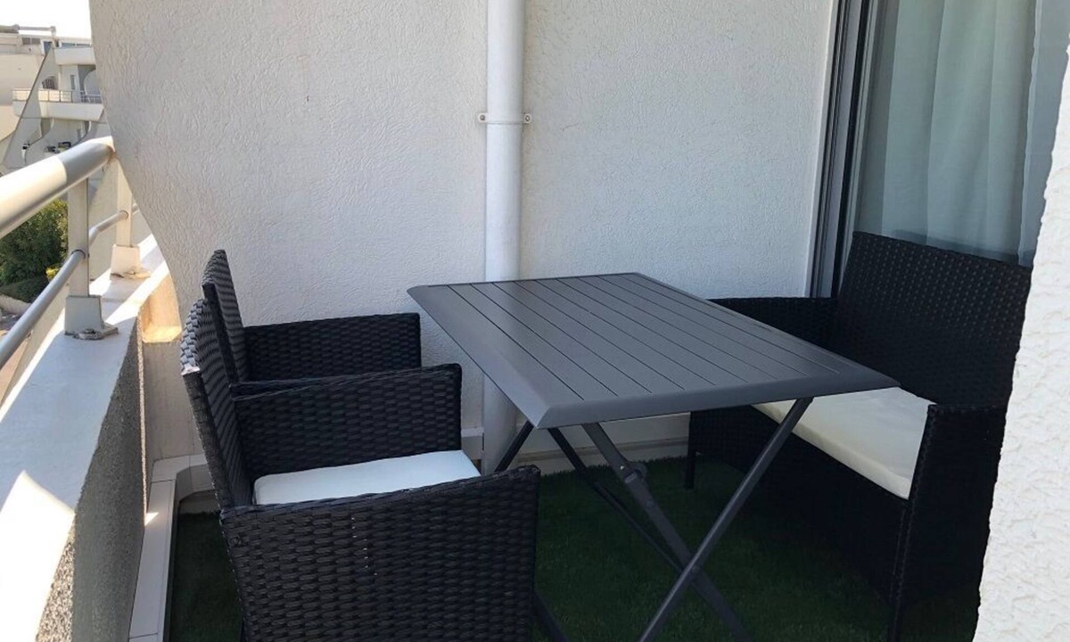 La Petite Motte Apartment | Sunset beach access 37/38, 4-person apartment, air-conditioned, wifi and private parking