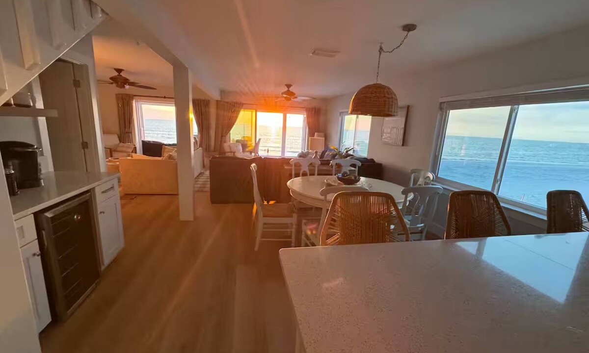 Palm Island Cottage | Sunset Beach Cottage North