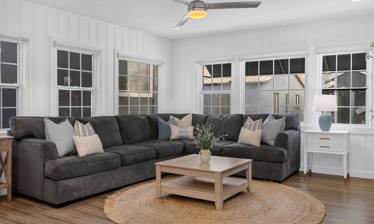 Huntington Beach Condo | SUNSET BEACH HAVEN - Walk to the Beach & Restaurants, FREE PARKING