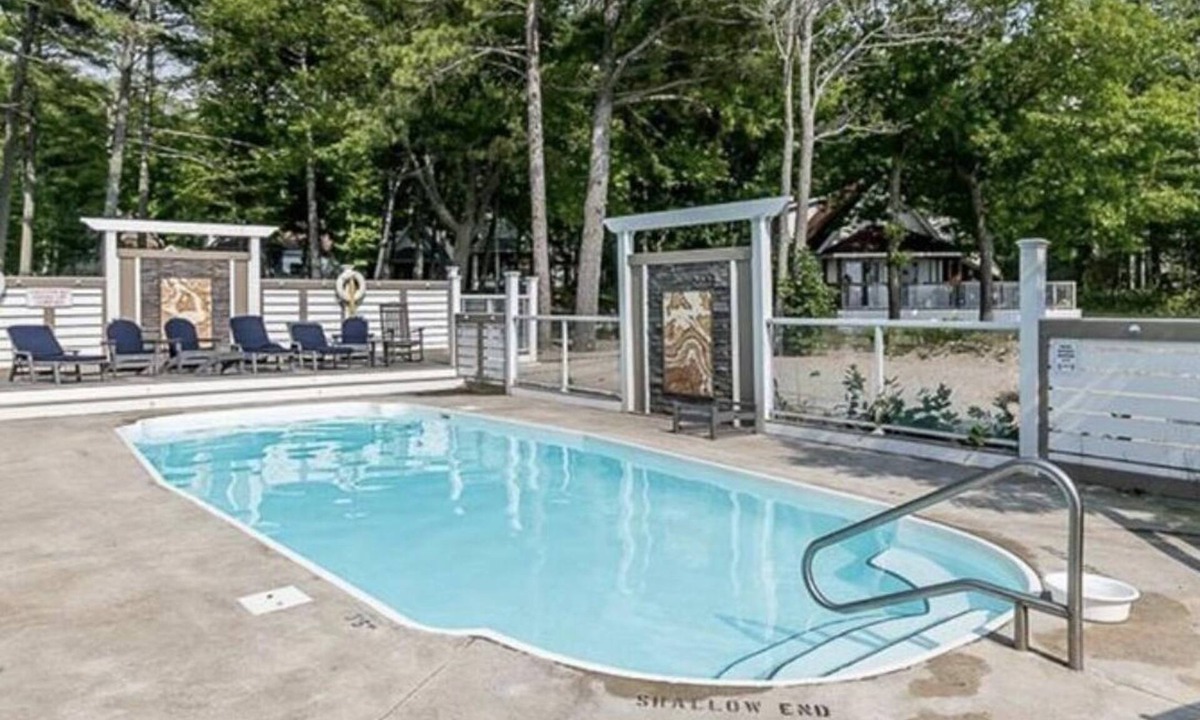 Lafontaine Resort | Sunset Beach House with POOL