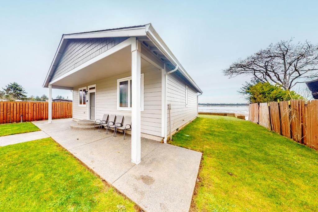Coos Bay House | Sunset Beach House