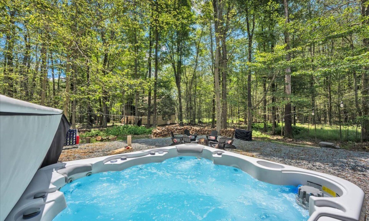 Gouldsboro Cabin | Sunset Cabin - Hot Tub, Game Room, Firepit, Lake