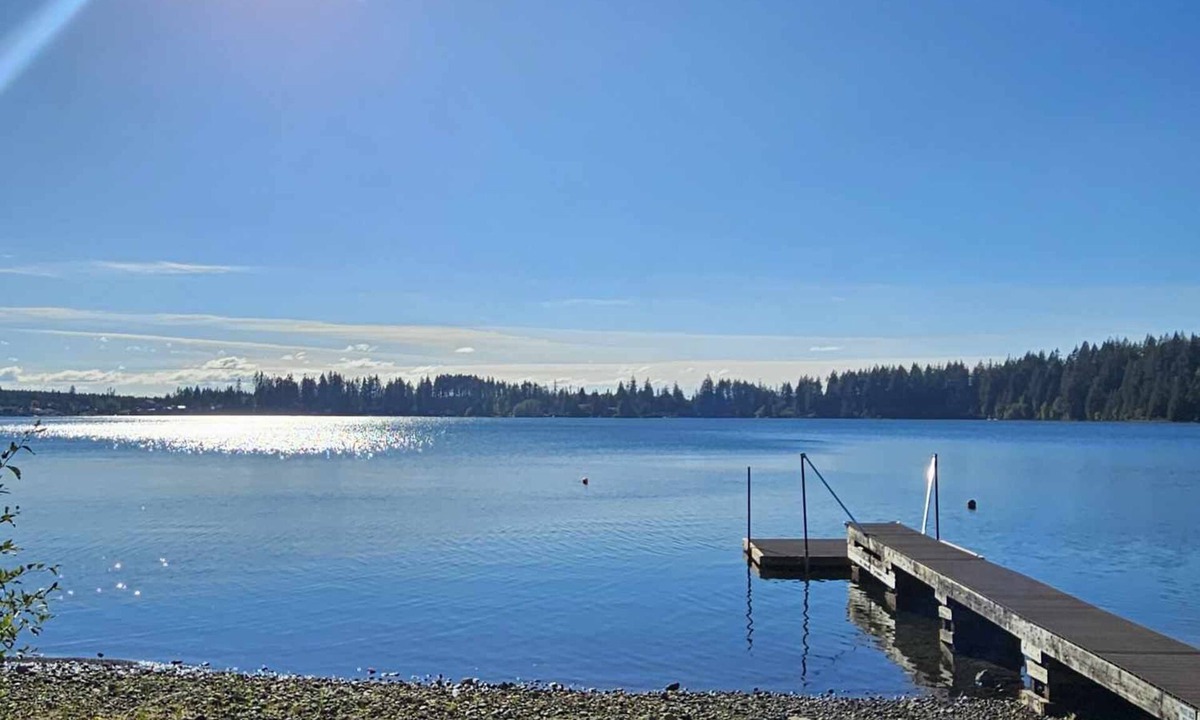 Matlock Ski Chalet | Sunset Cabin on Lake Nahwatzel