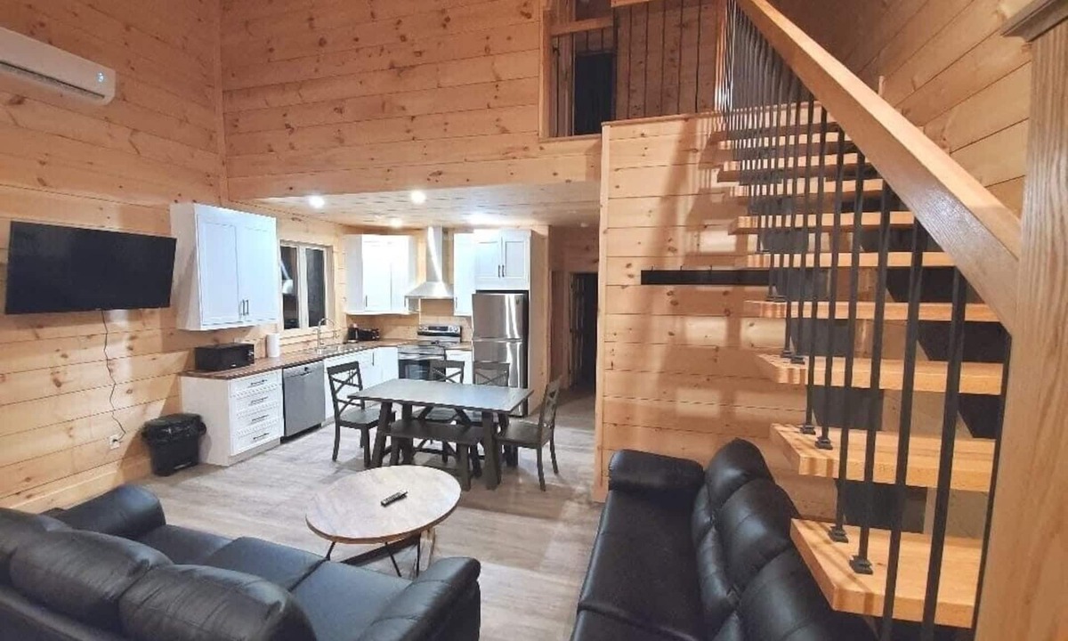 Terra Nova Ski Chalet | Sunset Chalet # 3: Super Chalet 4 Bedrooms Sleeps 8, 2 Full Bathrooms-Kitchen