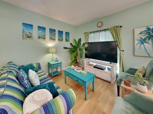 Fort Walton Beach Apartment | Sunset Cottages #1A