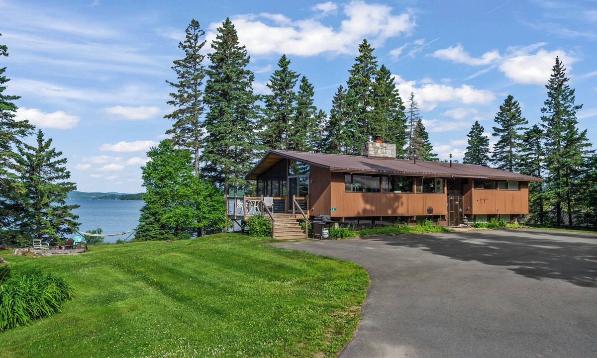 Rangeley House | Sunset Cove | Dock, Canoes, Games & Fire Pit