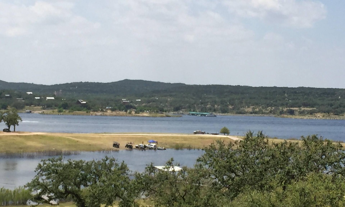 Point Venture House | Sunset Cove Lakehouse 4-bed plus loft Waterfront Closest to the Park - Boat Ramp