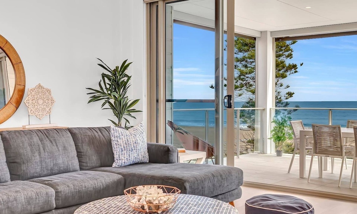 Moana Apartment | Sunset Delight Hamptons style Beachfront Living