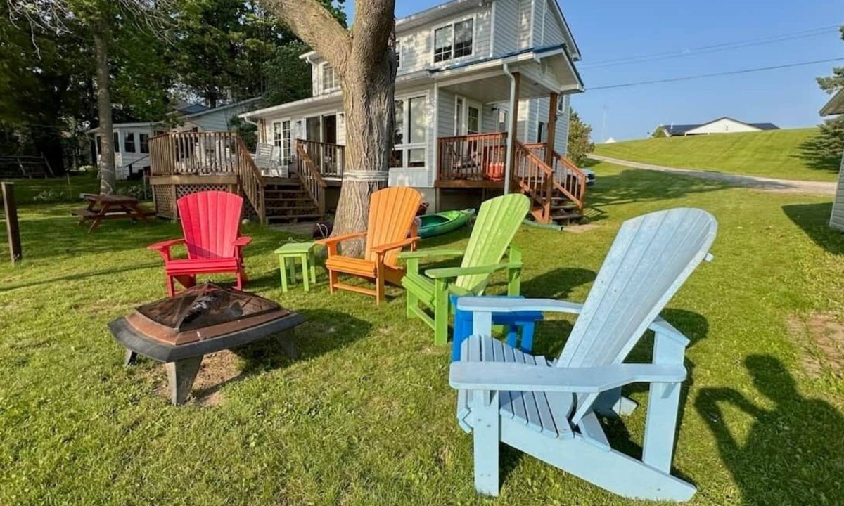 Rideau Lakes House | Sunset Delight | Waterfront Cottage on Westport Sand Lake