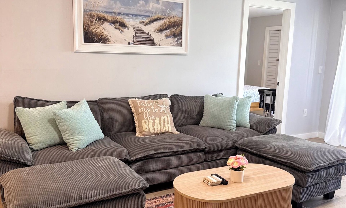 East Lake Woodlands Condo | Sunset Escape Heated Pool : Honeymoon Island Pass + Gated Community