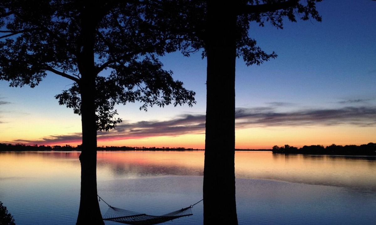 West Lake Bed & Breakfast | Sunset Escape On Westlake. This B&B offers 2 suites that are rented separately.