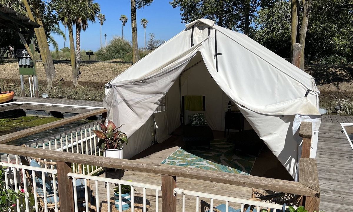 Isleton House | Sunset Floating Cabana #2