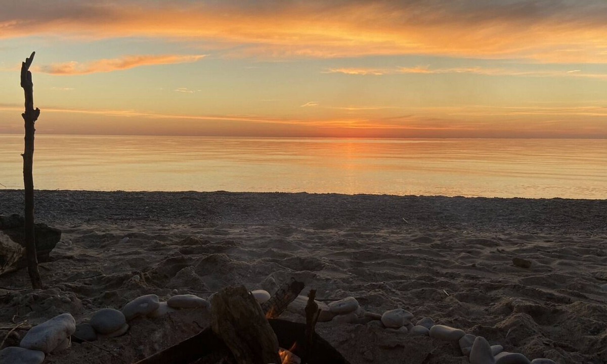 Bluewater House | Sunset Garden - Glamping just steps away from the beach. 5 min from Grand Bend!
