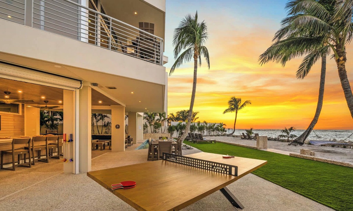 Siesta Key House | Sunset Gazers Paradise - Resort Pool - Mini Golf