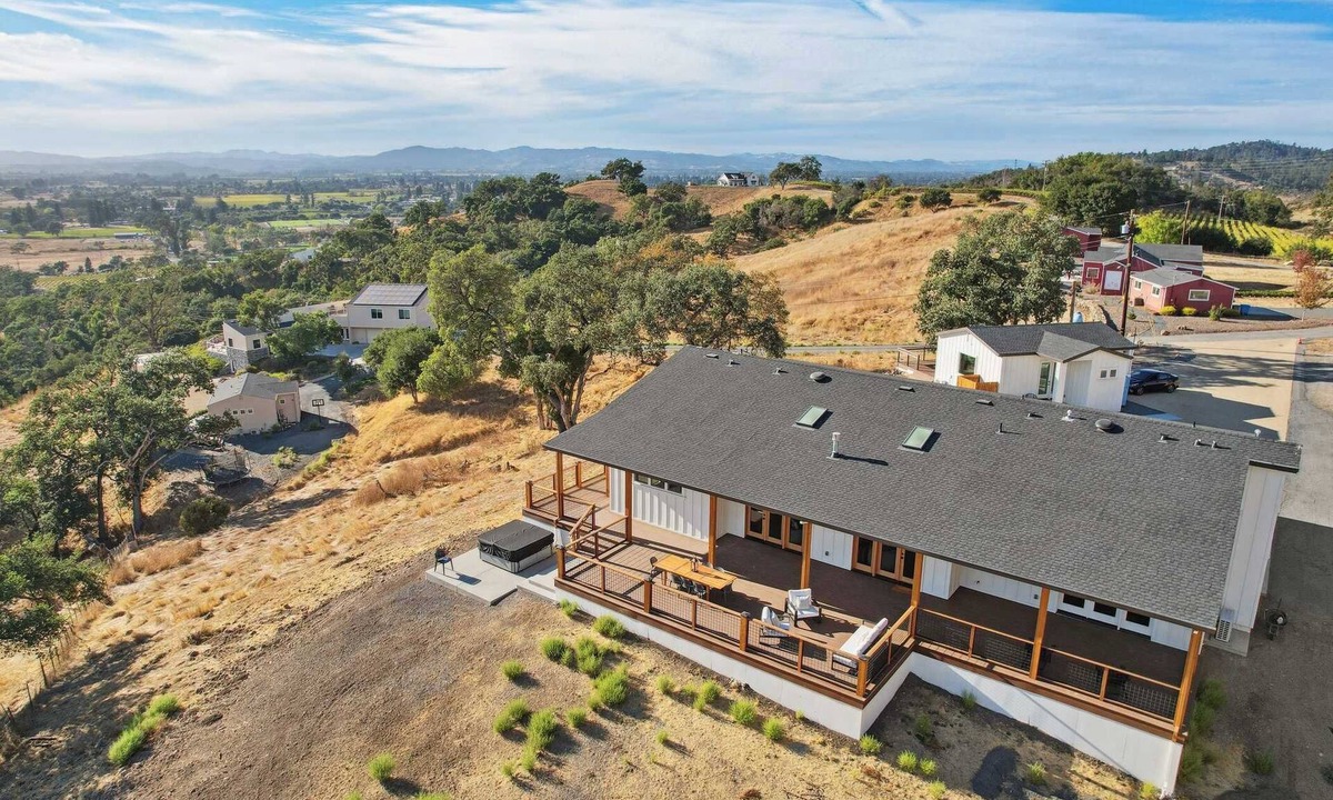 Santa Rosa House | Sunset House at Paradise Ridge by Kohmsa