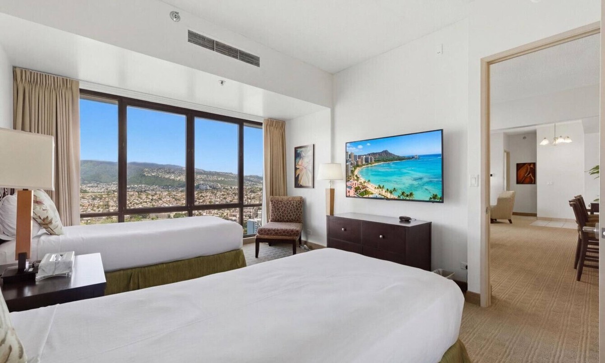 Waikiki Apartment | Sunset in the Sky | 38th-Floor Waikiki Penthouse