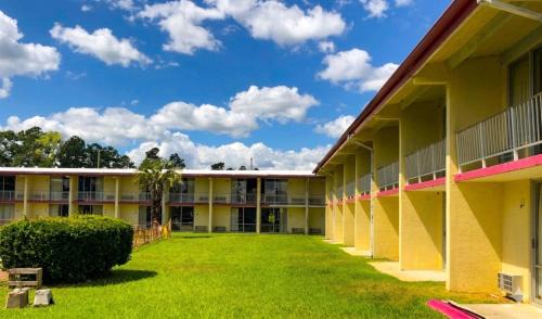 Summerton Hotel | Sunset Inn Manning I 95