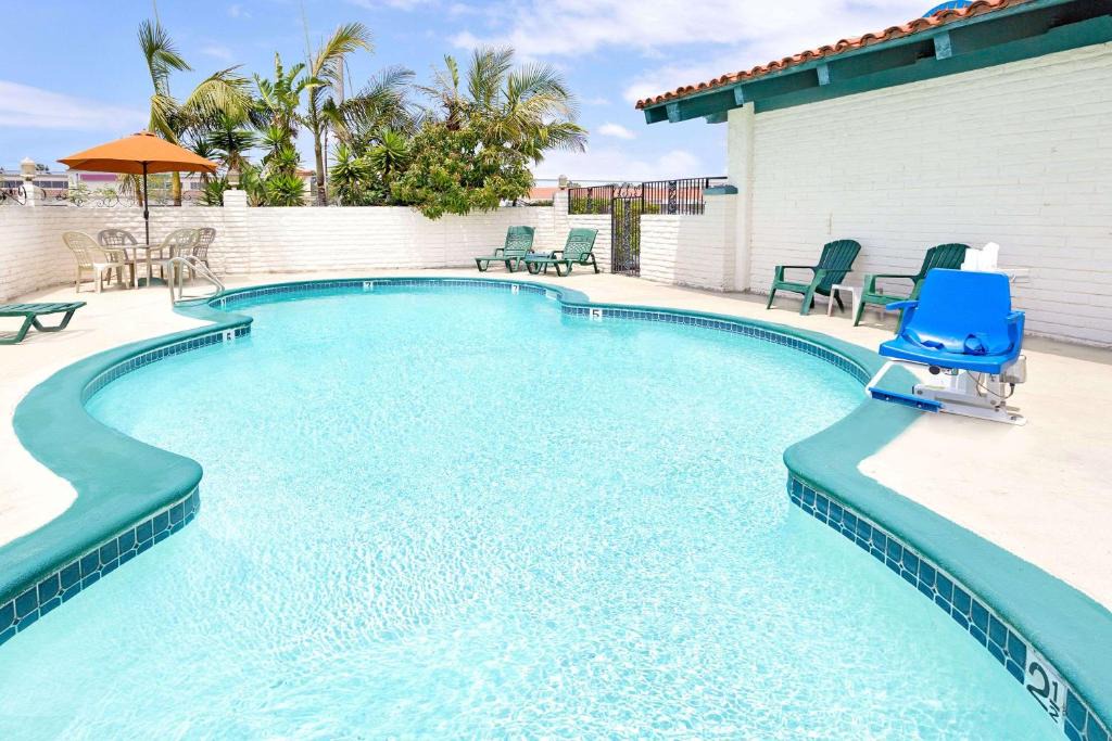 East Side Costa Mesa Hotel | Sunset Inn