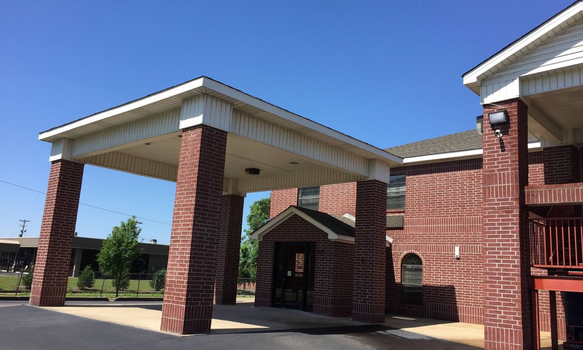 West Memphis Hotel | Sunset Inn