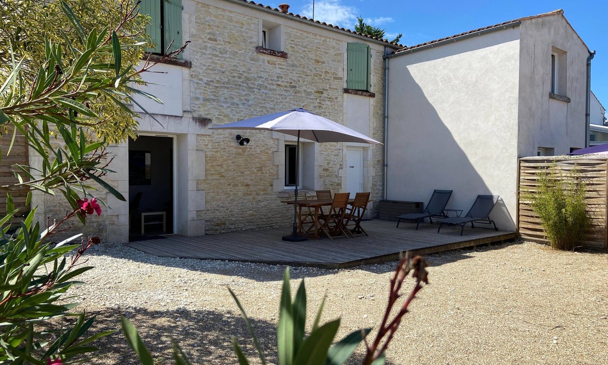 Le Chateau-d'Oleron House | Sunset, La Maison Nakety, 3 mins from Château d'Oléron beach