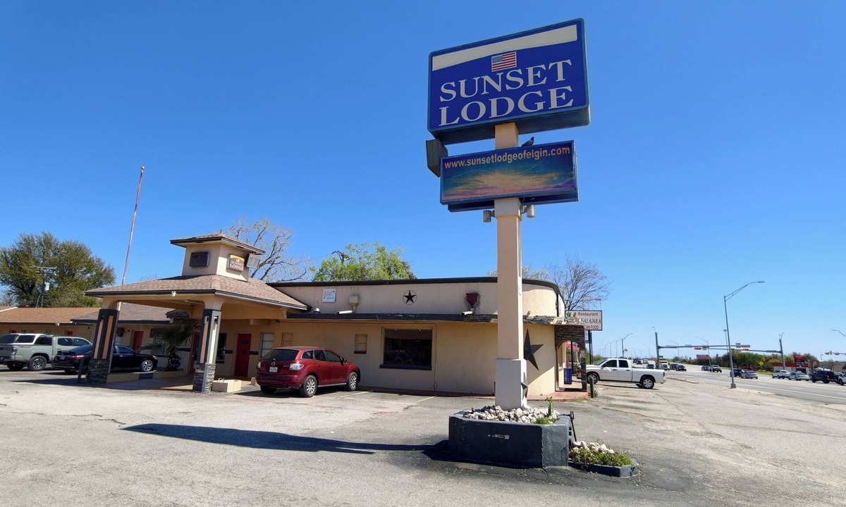 Elgin Hotel | Sunset Lodge Elgin Near U.S. 290 By Hotel O
